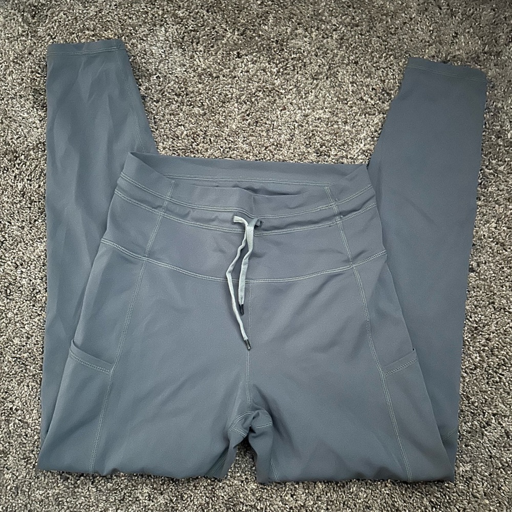 Zyia 7/8th’s with pockets sage green legging